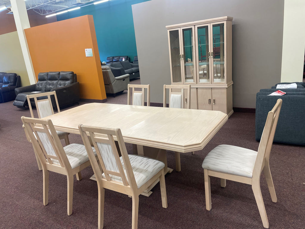 Best Sleep Centre Inc. Opportunity Buys Internet Returns Extendable Dining Table with 6 Chairs & Large Hutch  (Choose your fabric)